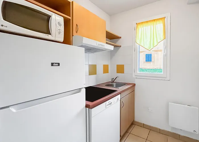 Sejour Familial Rdc, Parking, Piscine Chauffee