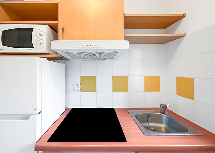 Sejour Familial Rdc, Parking, Piscine Chauffee Prayssac