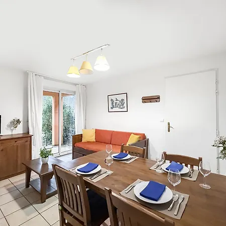 Sejour Familial Rdc, Parking, Piscine Chauffee דירה
